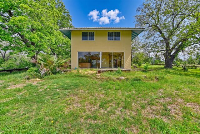 144 Century Lane, Bellville, TX 77418
