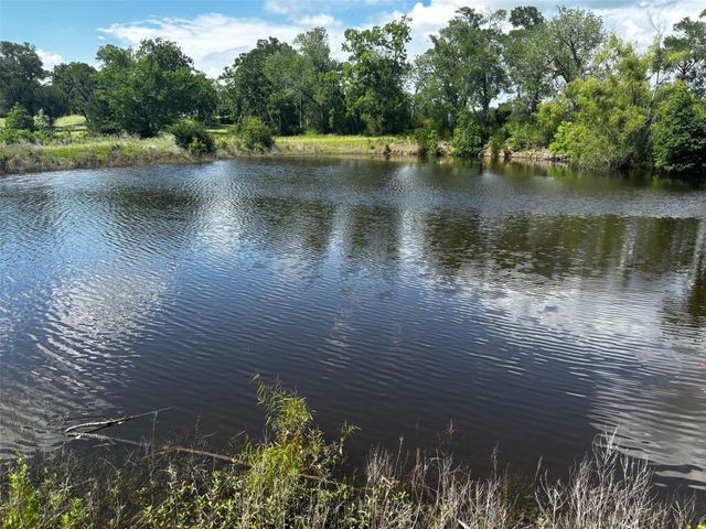 144 Century Lane, Bellville, TX 77418