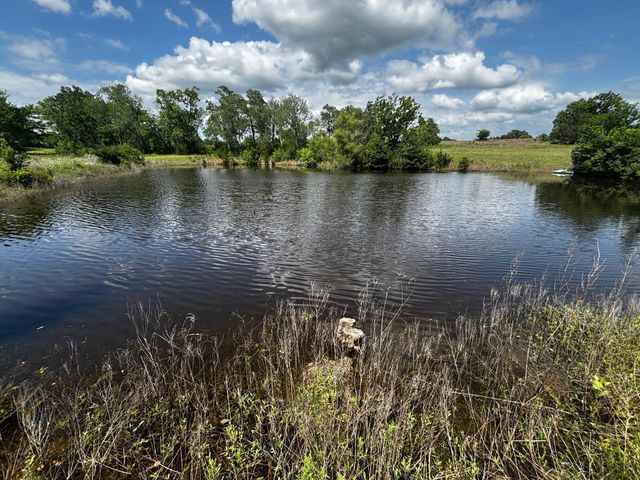 144 Century Lane, Bellville, TX 77418