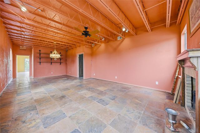 144 Century Lane, Bellville, TX 77418