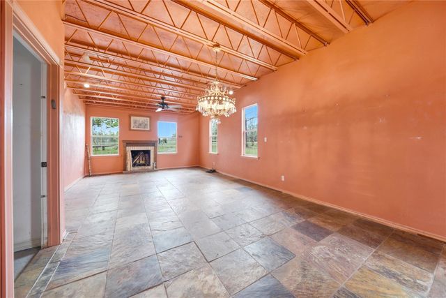 144 Century Lane, Bellville, TX 77418