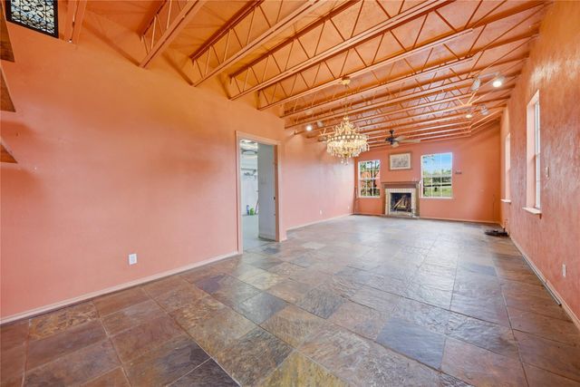 144 Century Lane, Bellville, TX 77418