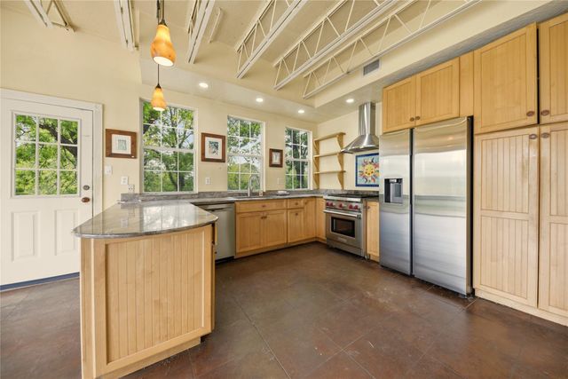 144 Century Lane, Bellville, TX 77418