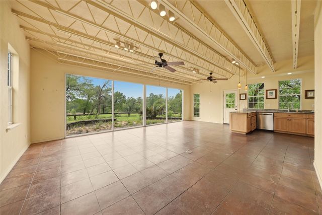144 Century Lane, Bellville, TX 77418
