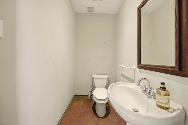 144 Century Lane, Bellville, TX 77418