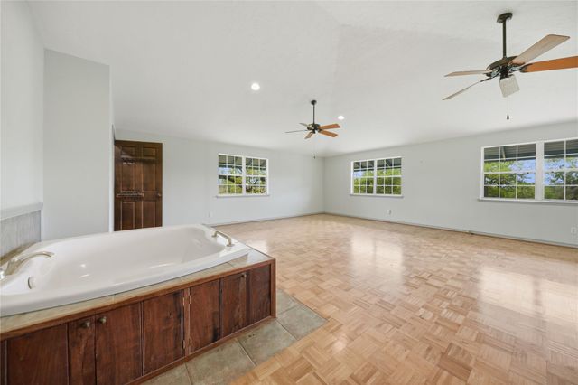144 Century Lane, Bellville, TX 77418
