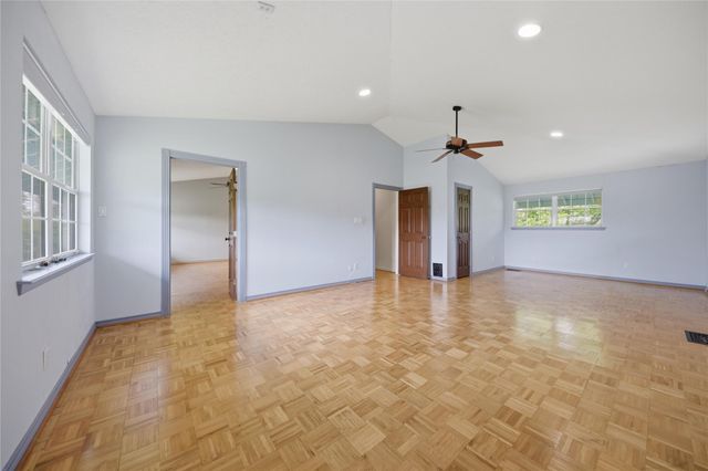144 Century Lane, Bellville, TX 77418