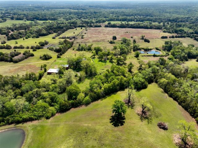 144 Century Lane, Bellville, TX 77418