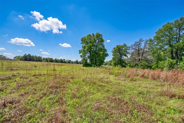 144 Century Lane, Bellville, TX 77418