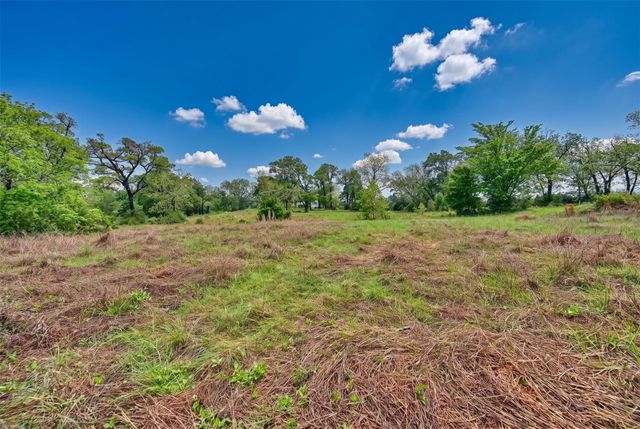 144 Century Lane, Bellville, TX 77418