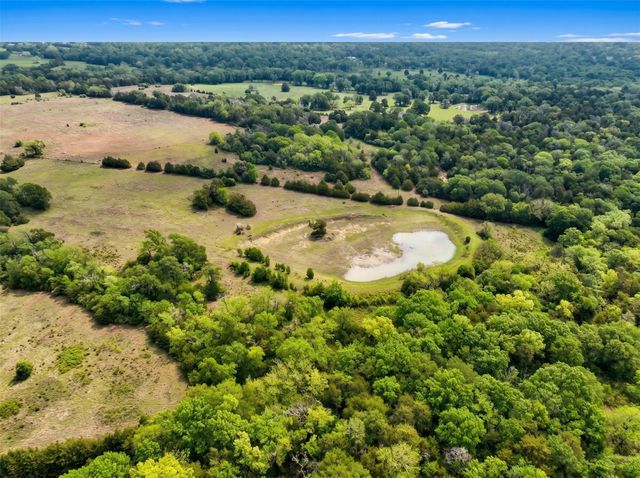 144 Century Lane, Bellville, TX 77418