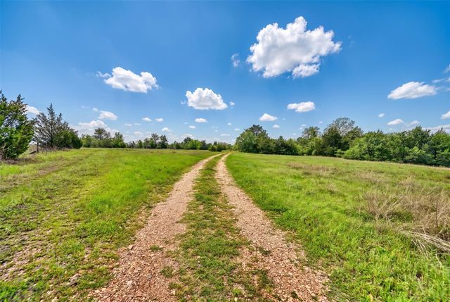 144 Century Lane, Bellville, TX 77418