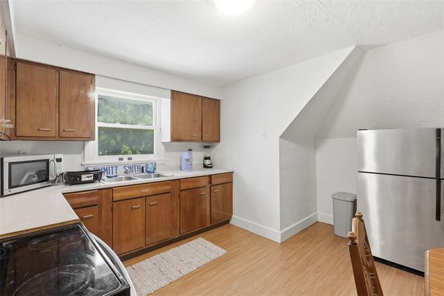 224 W College St, Canonsburg, PA 15317