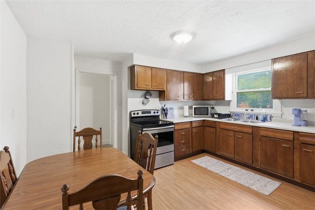 224 W College St, Canonsburg, PA 15317