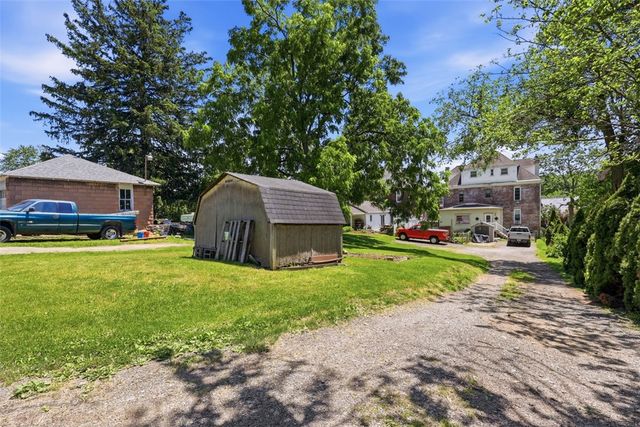 224 W College St, Canonsburg, PA 15317