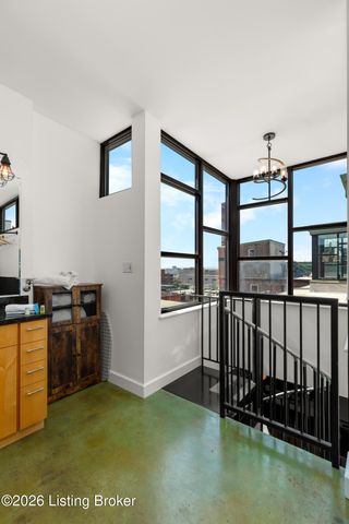604 S 3rd St 806, Louisville, KY 40202