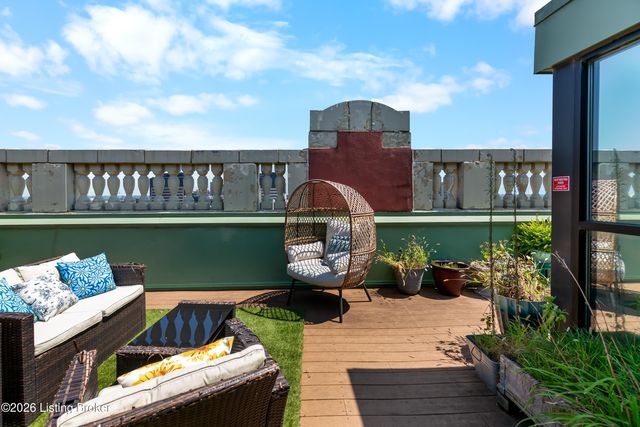 604 S 3rd St 806, Louisville, KY 40202