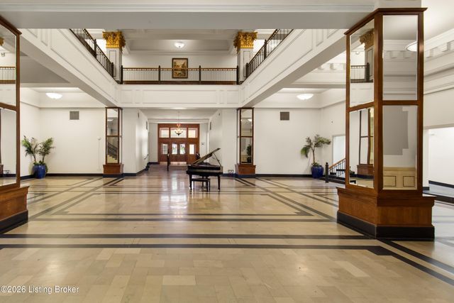 604 S 3rd St 806, Louisville, KY 40202