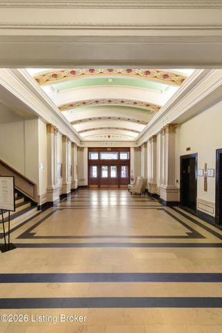 604 S 3rd St 806, Louisville, KY 40202