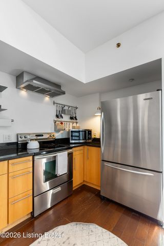 604 S 3rd St 806, Louisville, KY 40202