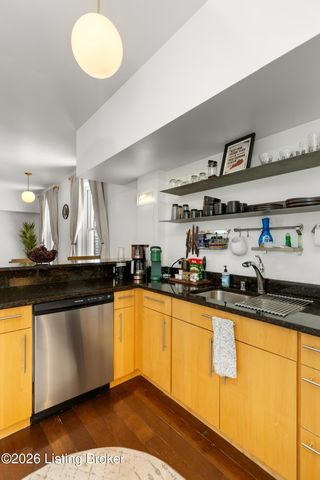 604 S 3rd St 806, Louisville, KY 40202