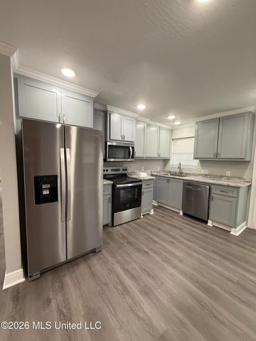 47 Lee Road, Sumrall, MS 39482