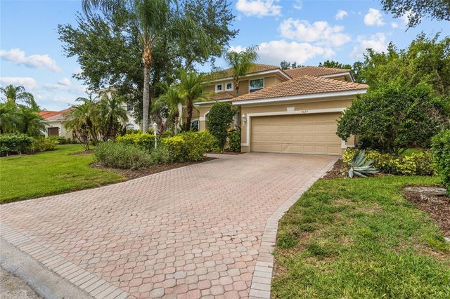 7627 DESERT INN WAY, Bradenton, FL 34202