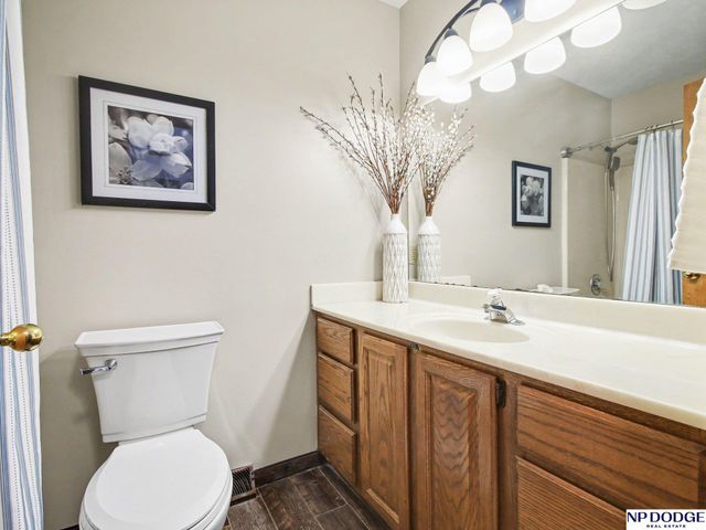 13947 Arbor Circle, Omaha, NE 68144