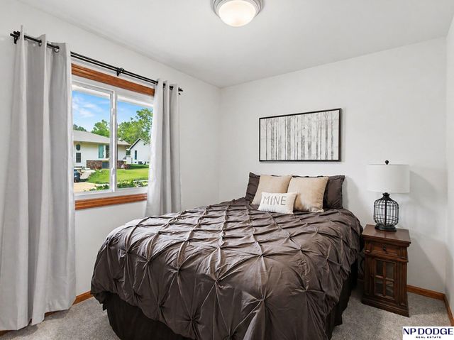 13947 Arbor Circle, Omaha, NE 68144