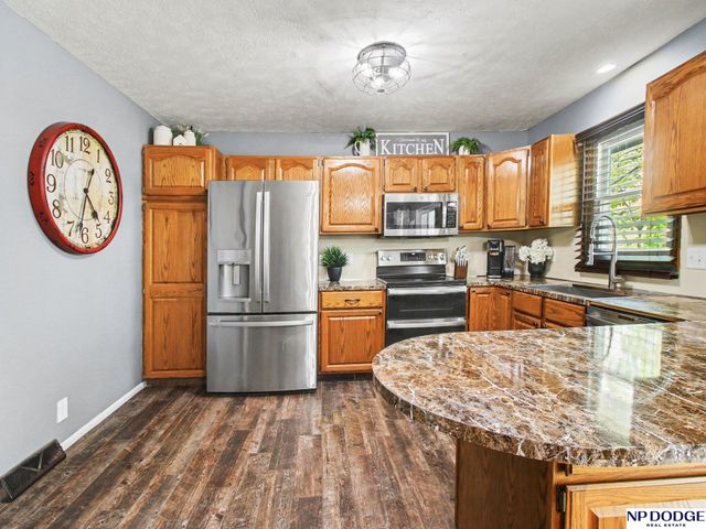13947 Arbor Circle, Omaha, NE 68144