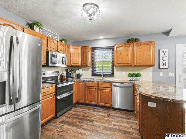 13947 Arbor Circle, Omaha, NE 68144