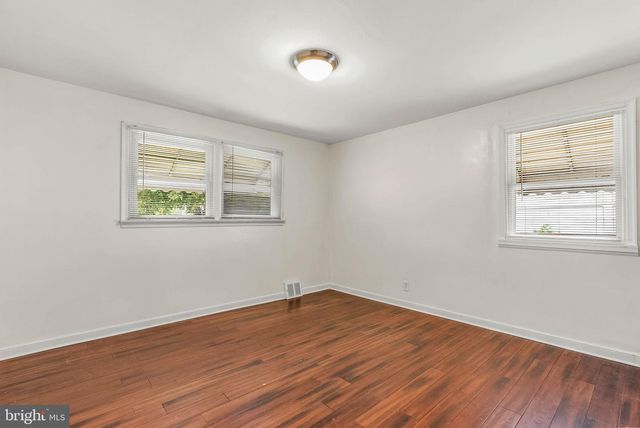 9231 ACADEMY RD, Philadelphia, PA 19114