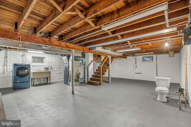 9231 ACADEMY RD, Philadelphia, PA 19114