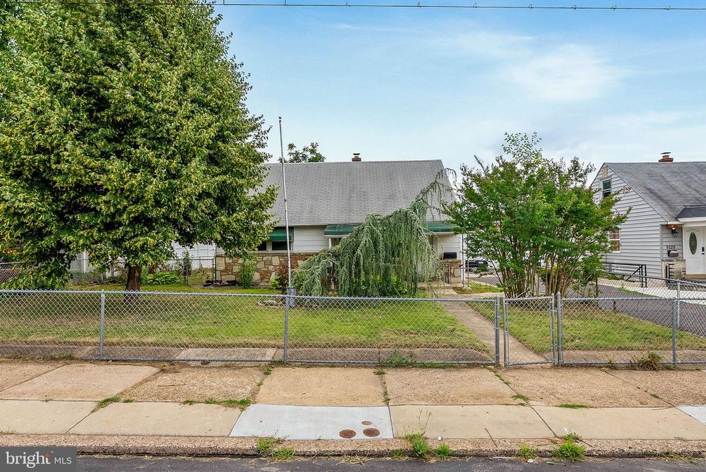 9231 ACADEMY RD, Philadelphia, PA 19114
