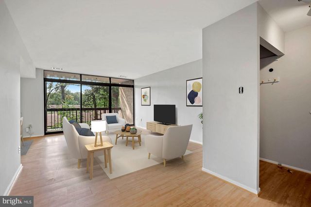 1645 PARKCREST CIR #7D/200, Reston, VA 20190