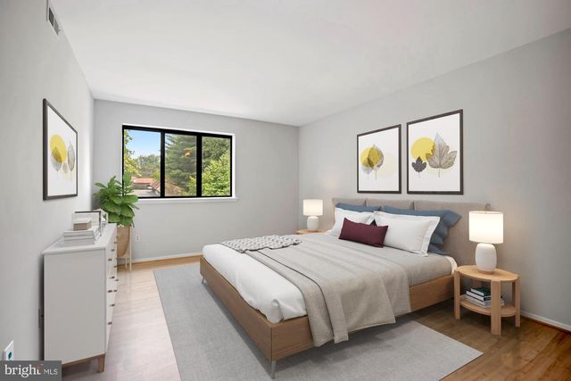 1645 PARKCREST CIR #7D/200, Reston, VA 20190
