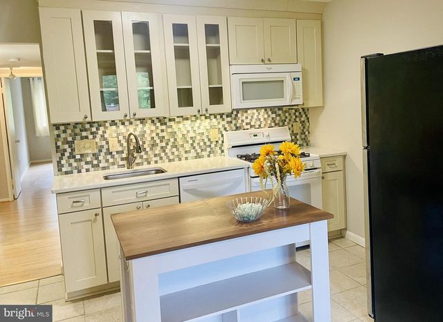 1645 PARKCREST CIR #7D/200, Reston, VA 20190