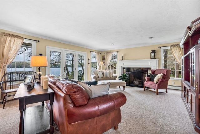 199 W Main St, Hopkinton, MA 01748