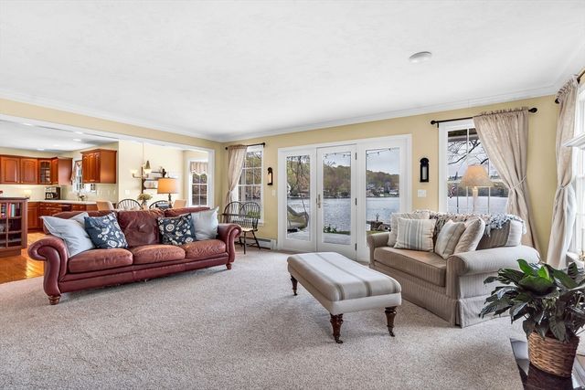 199 W Main St, Hopkinton, MA 01748