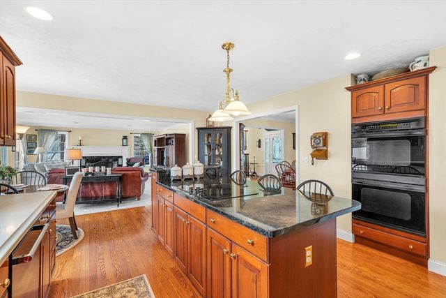 199 W Main St, Hopkinton, MA 01748