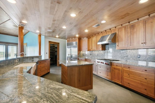 141 Janelle Drive, Bay Saint Louis, MS 39520