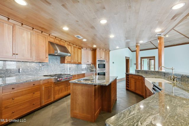 141 Janelle Drive, Bay Saint Louis, MS 39520