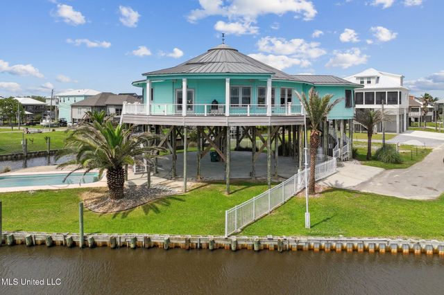 141 Janelle Drive, Bay Saint Louis, MS 39520