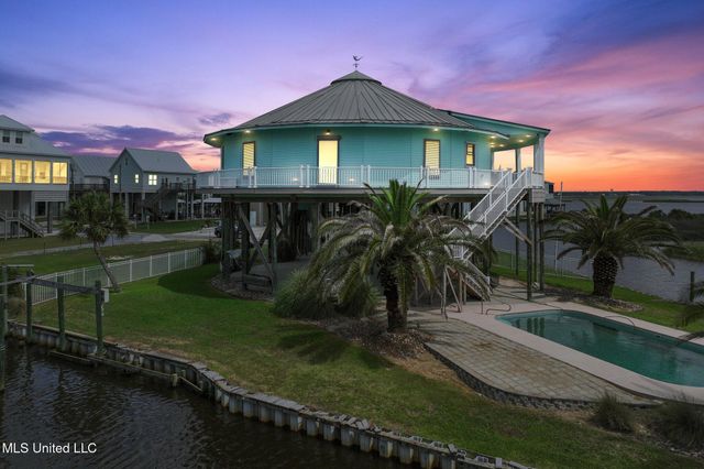 141 Janelle Drive, Bay Saint Louis, MS 39520