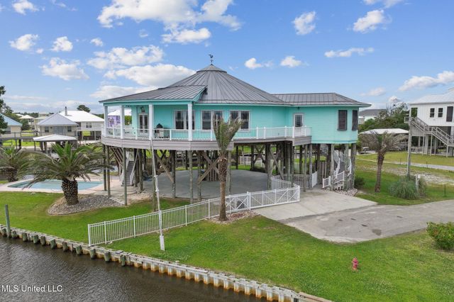 141 Janelle Drive, Bay Saint Louis, MS 39520