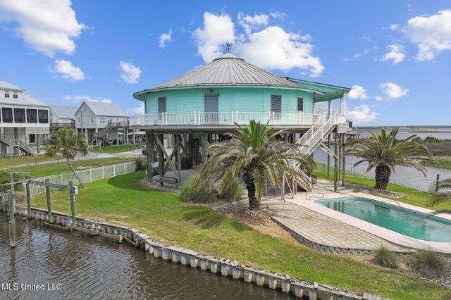 141 Janelle Drive, Bay Saint Louis, MS 39520