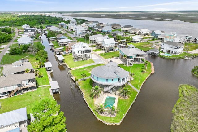 141 Janelle Drive, Bay Saint Louis, MS 39520