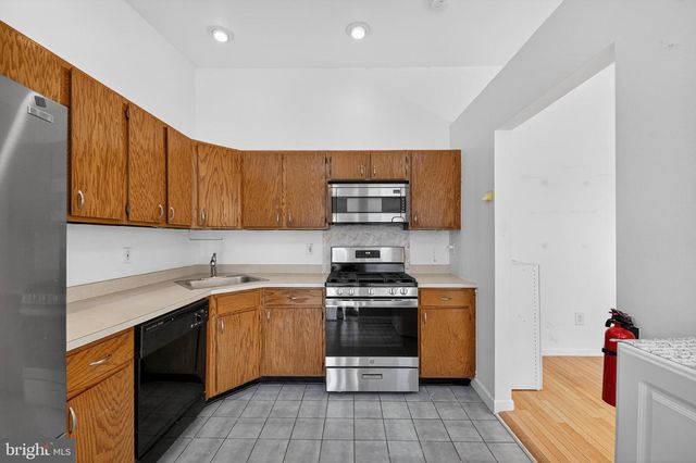 74 CHAMBORD CT, Hamilton, NJ 08619