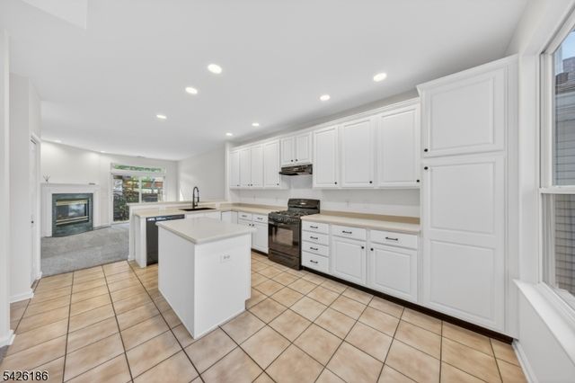 1 Hornbeam Way, Hardyston Twp., NJ 07419
