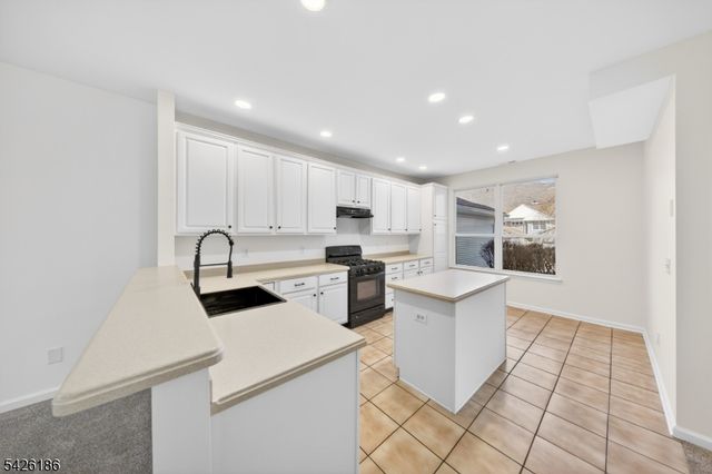 1 Hornbeam Way, Hardyston Twp., NJ 07419